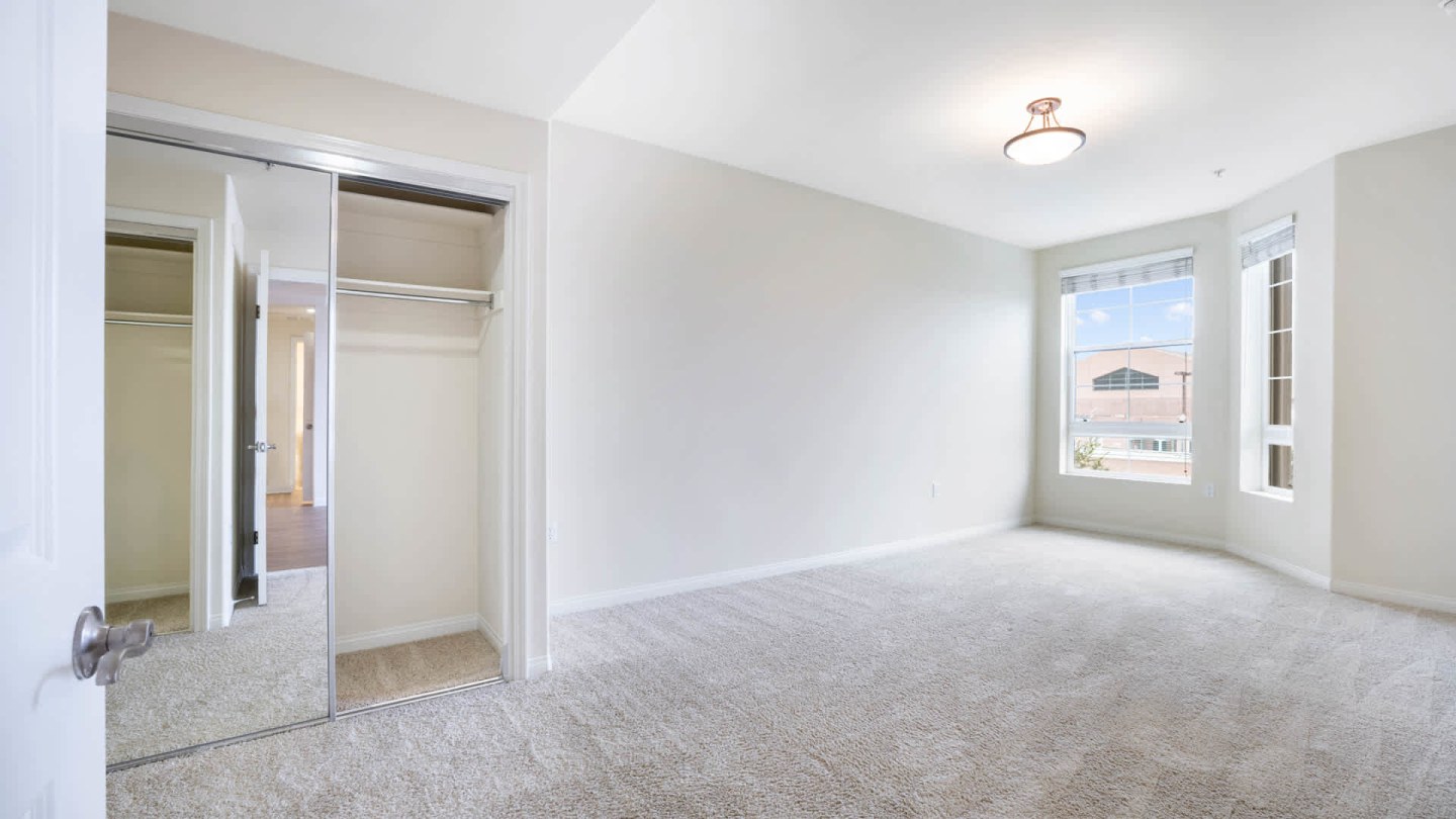 Versailles Koreatown Image 23