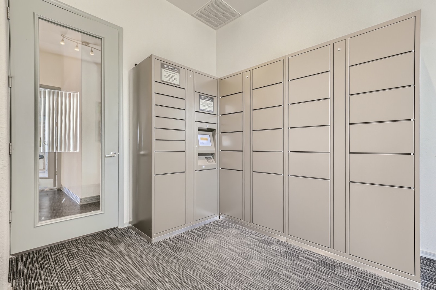 Mandarina Luxury Apartment Homes Image 18