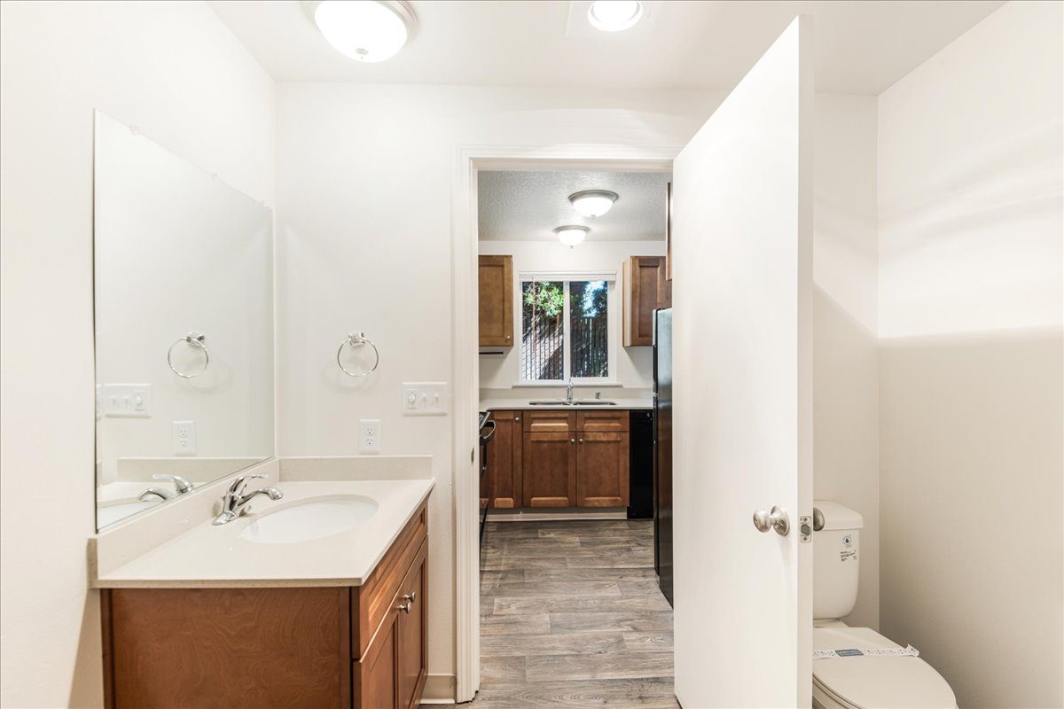 Lincoln Townhomes Image 19