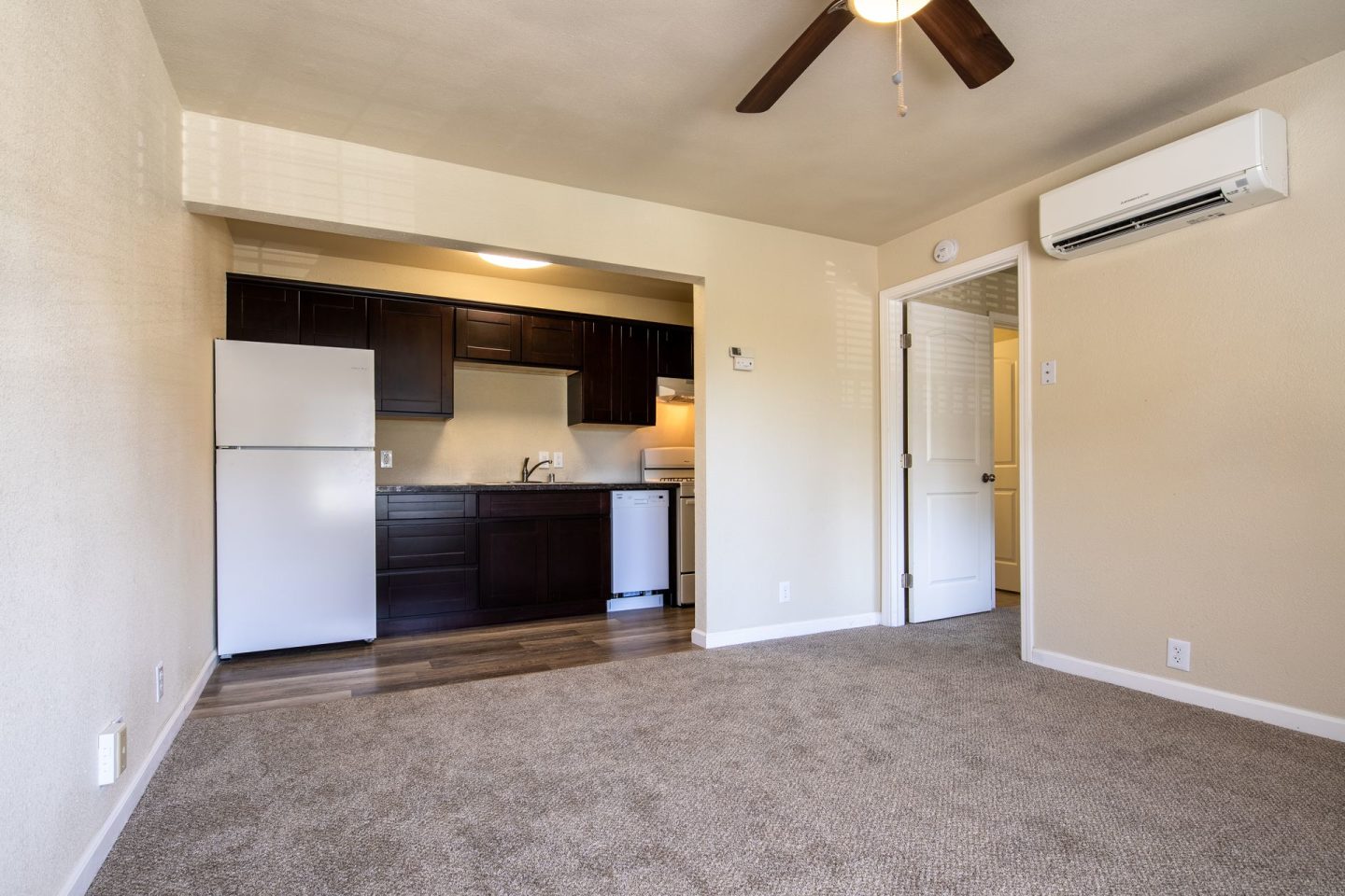 Sunset Village Image 15