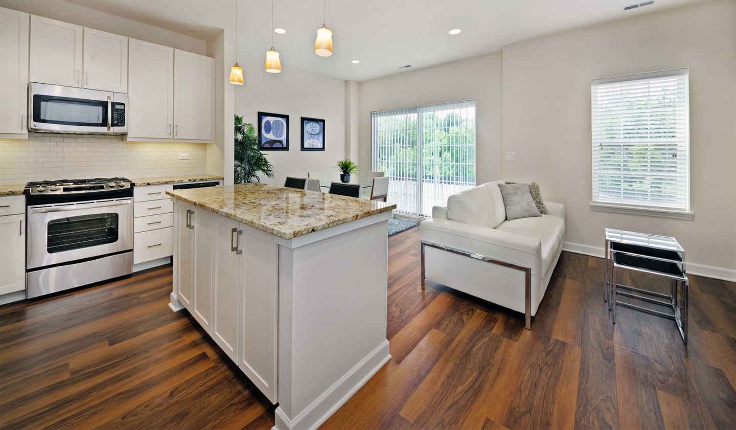 Elm Creek Apartments & Townhomes Image 3