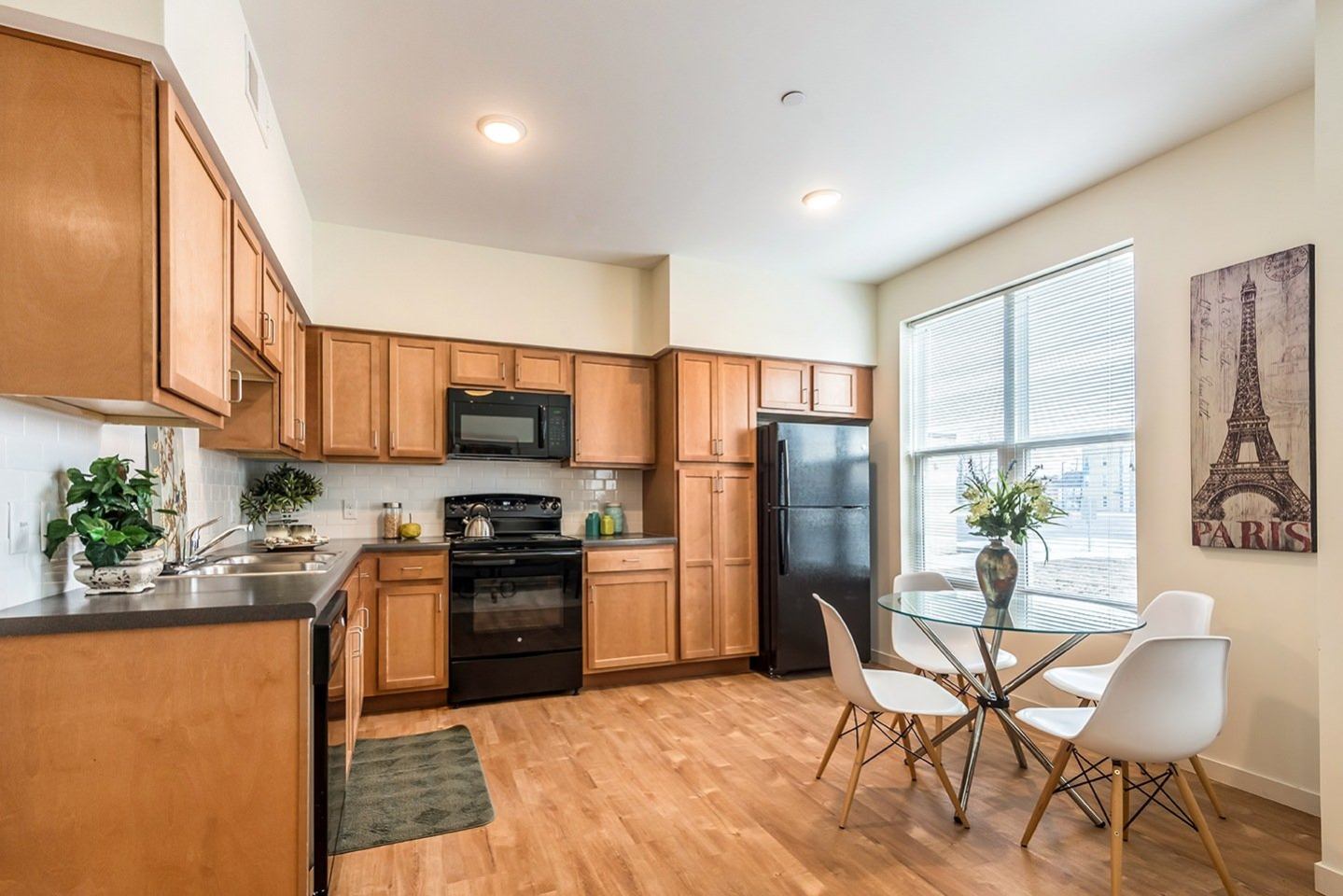 Legacy Pointe at Poindexter Apartments Image 6