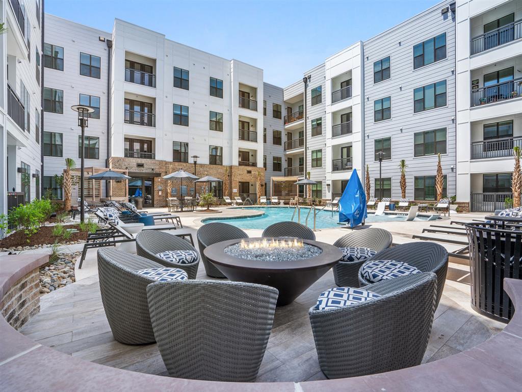 Flats on Front Image 37