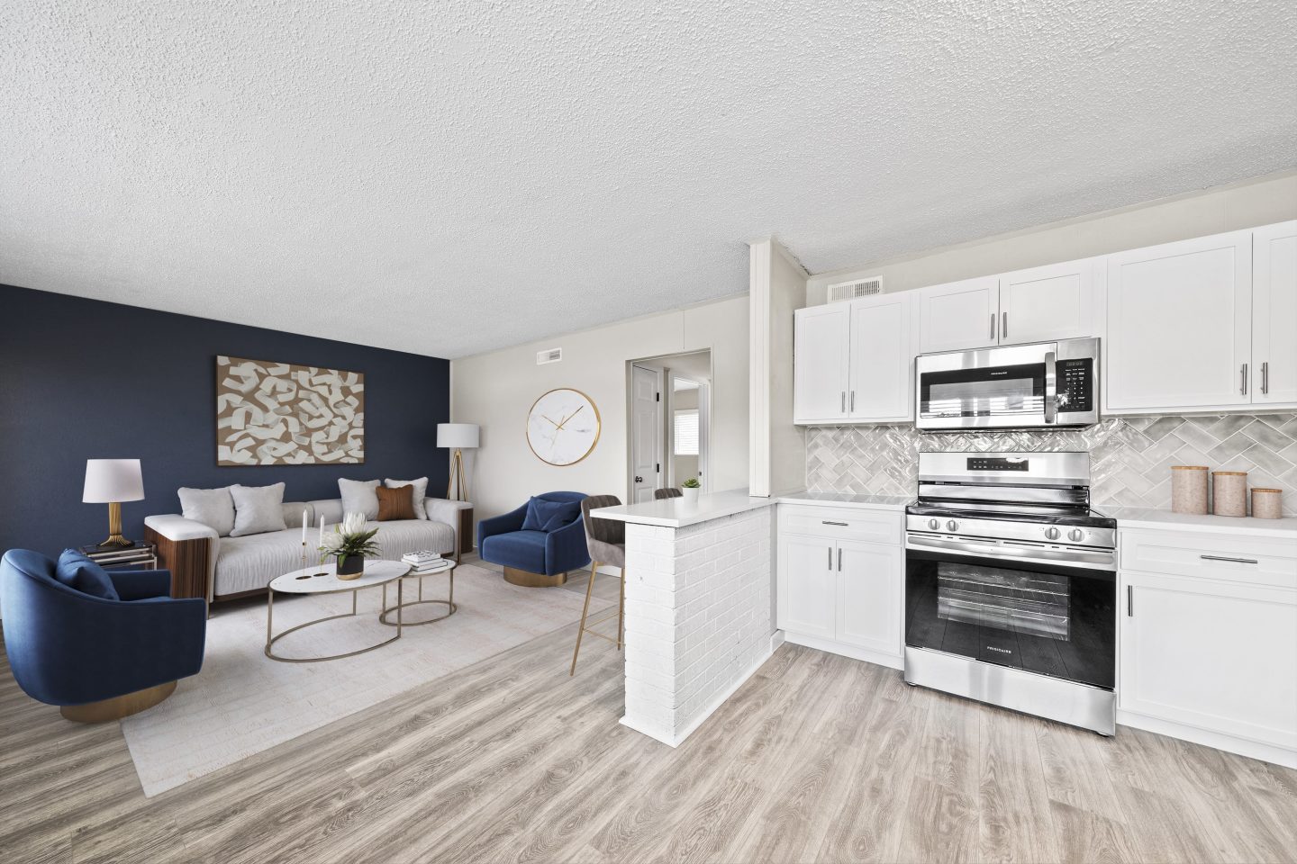 The Lynx Apartments and Townhomes Image 1