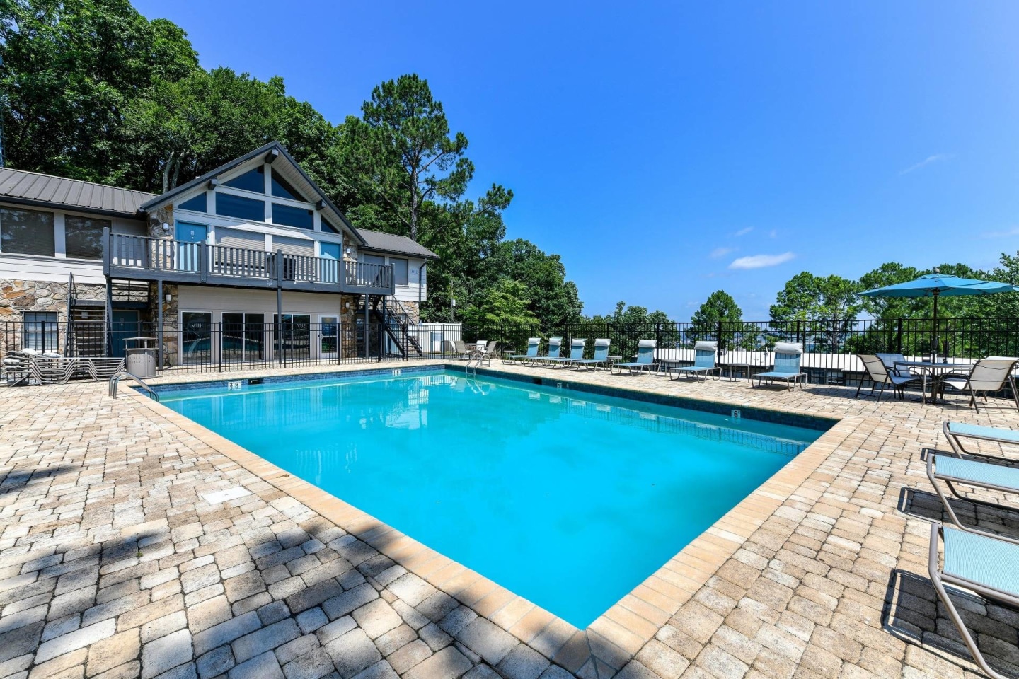 The VUE at Crestwood Apartments Image 11