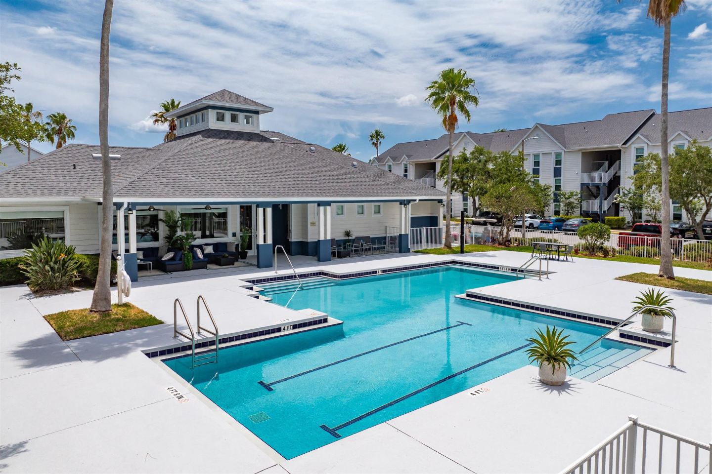Summer Lake Villas Image 6