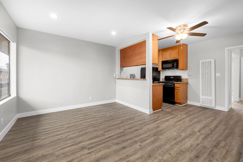 Riverside Apartments Image 12