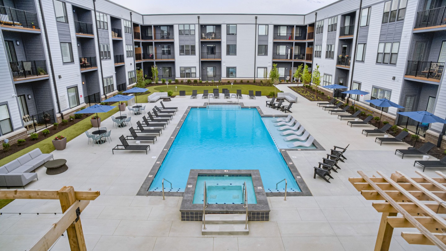 Pullman Pointe Image 1