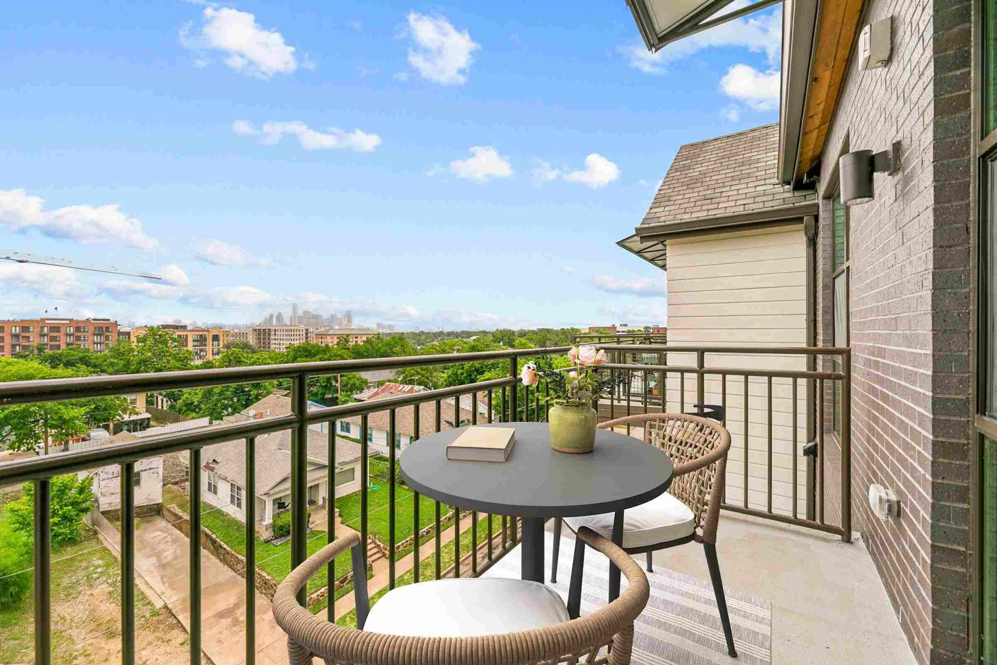 212 Melba Image 12