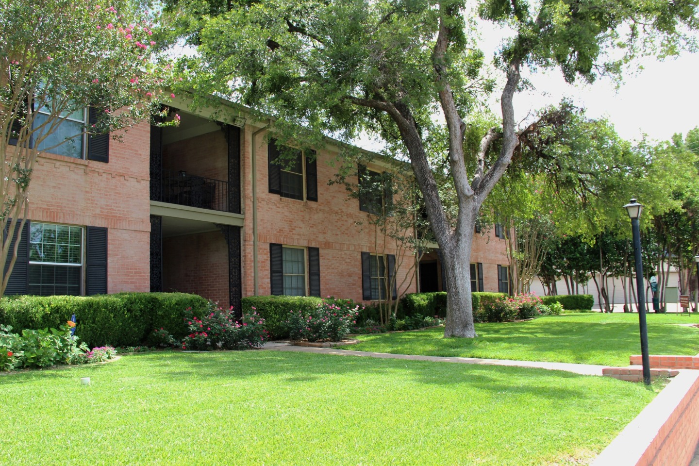 Westside Court Image 15
