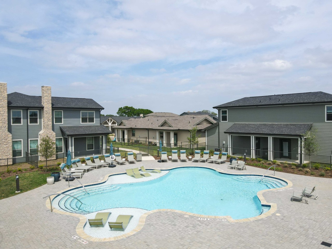 Home at Waller Image 9