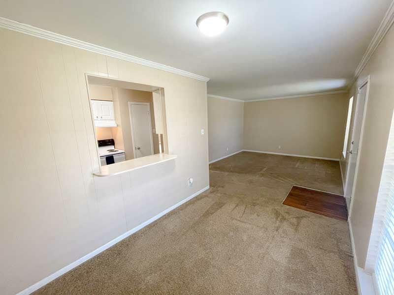 Chateau Apartments Image 5