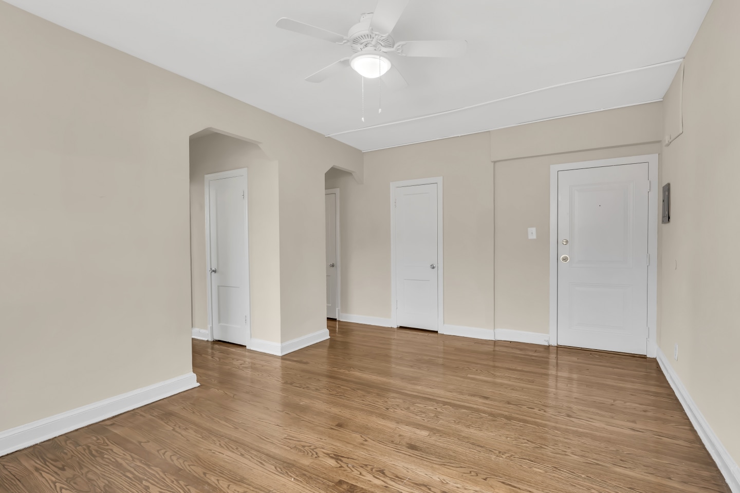 Panorama Courts Image 13