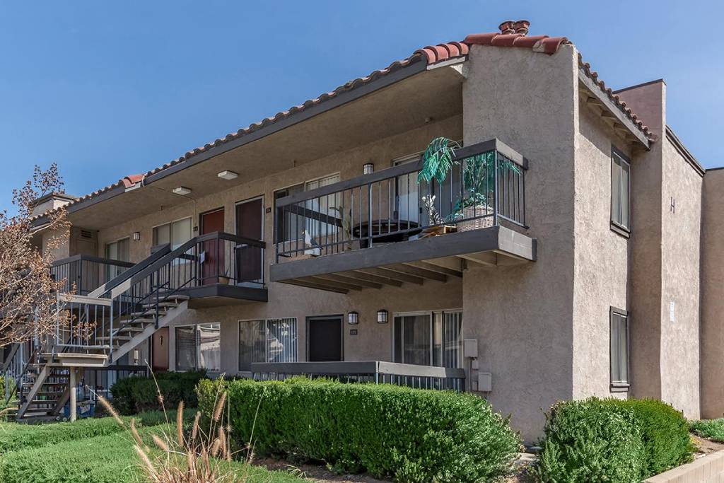 Senior Housing - Villa Serena Senior Apartments Image 17