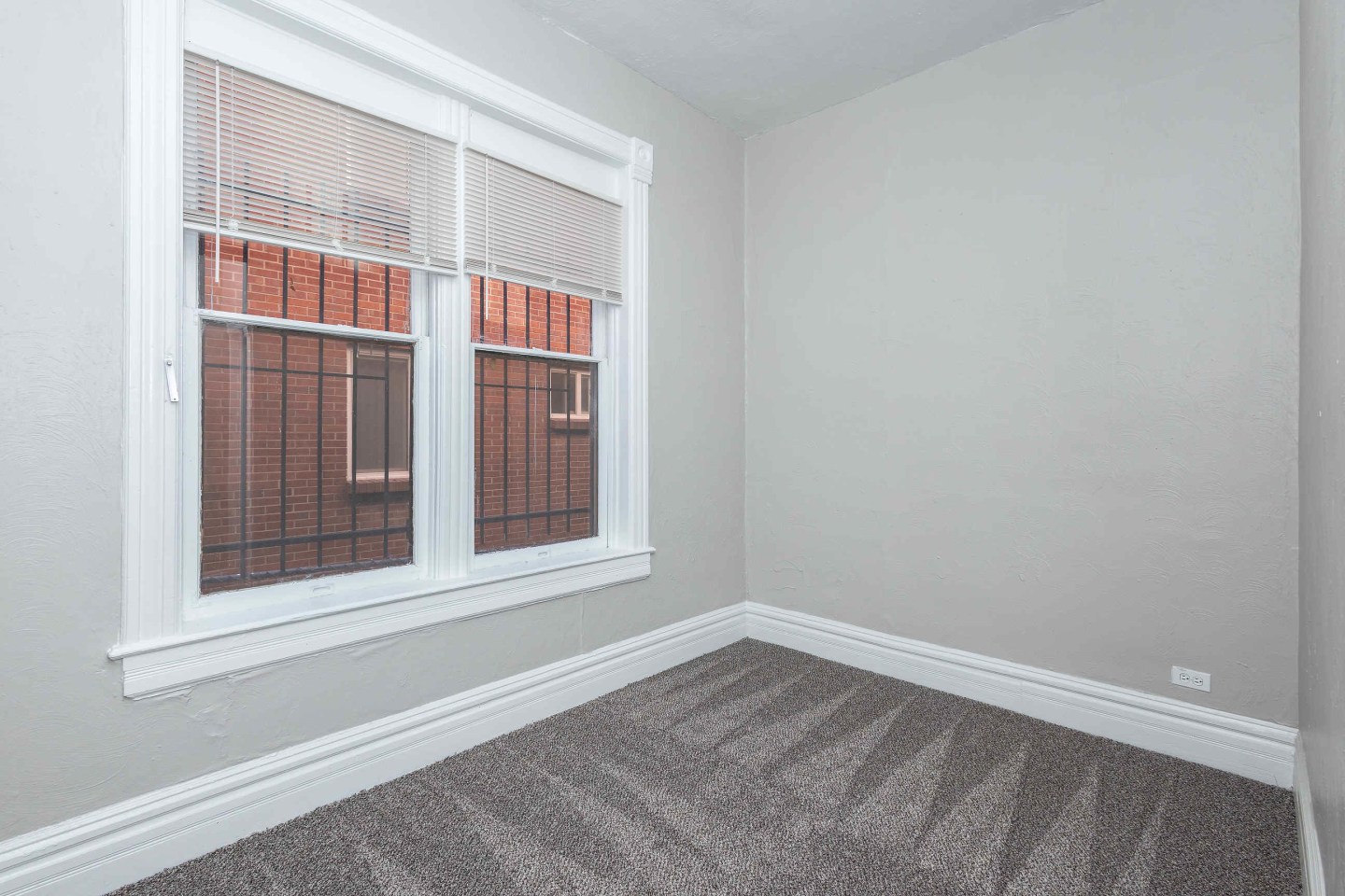 1325 Corona Image 6