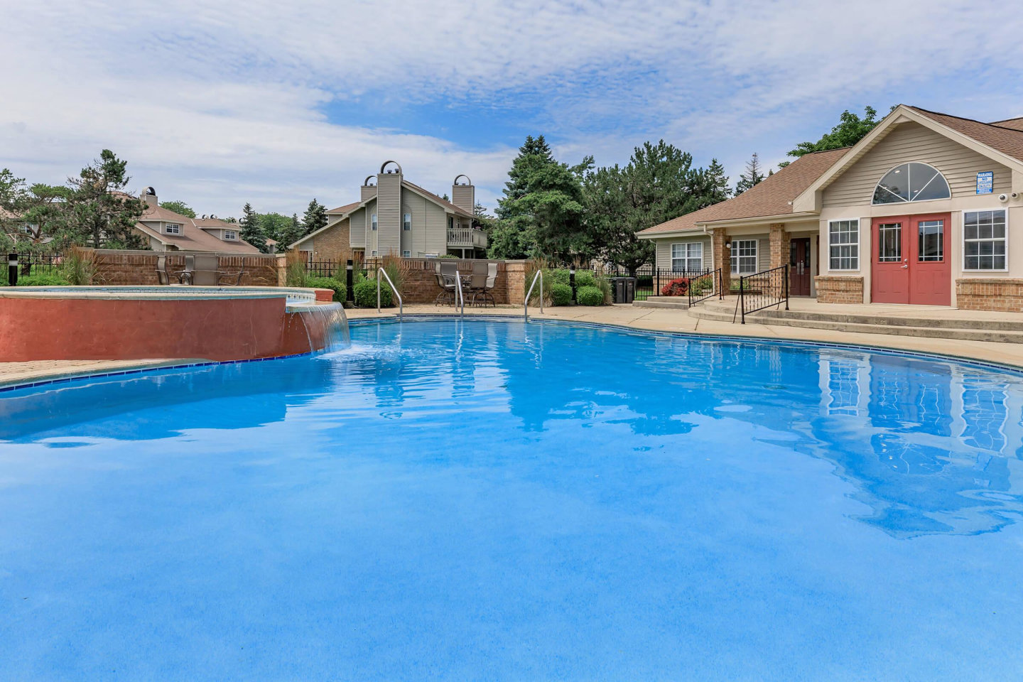 Plum Tree Apartments Image 3