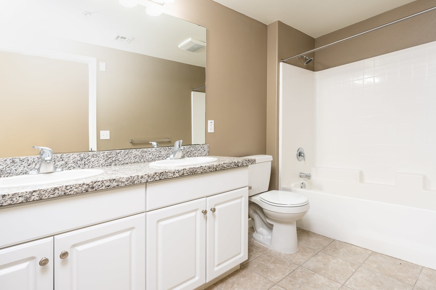 La Verne Village Luxury Apartment Homes Image 41