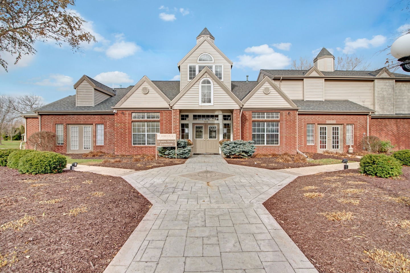 Saint James Place Image 15