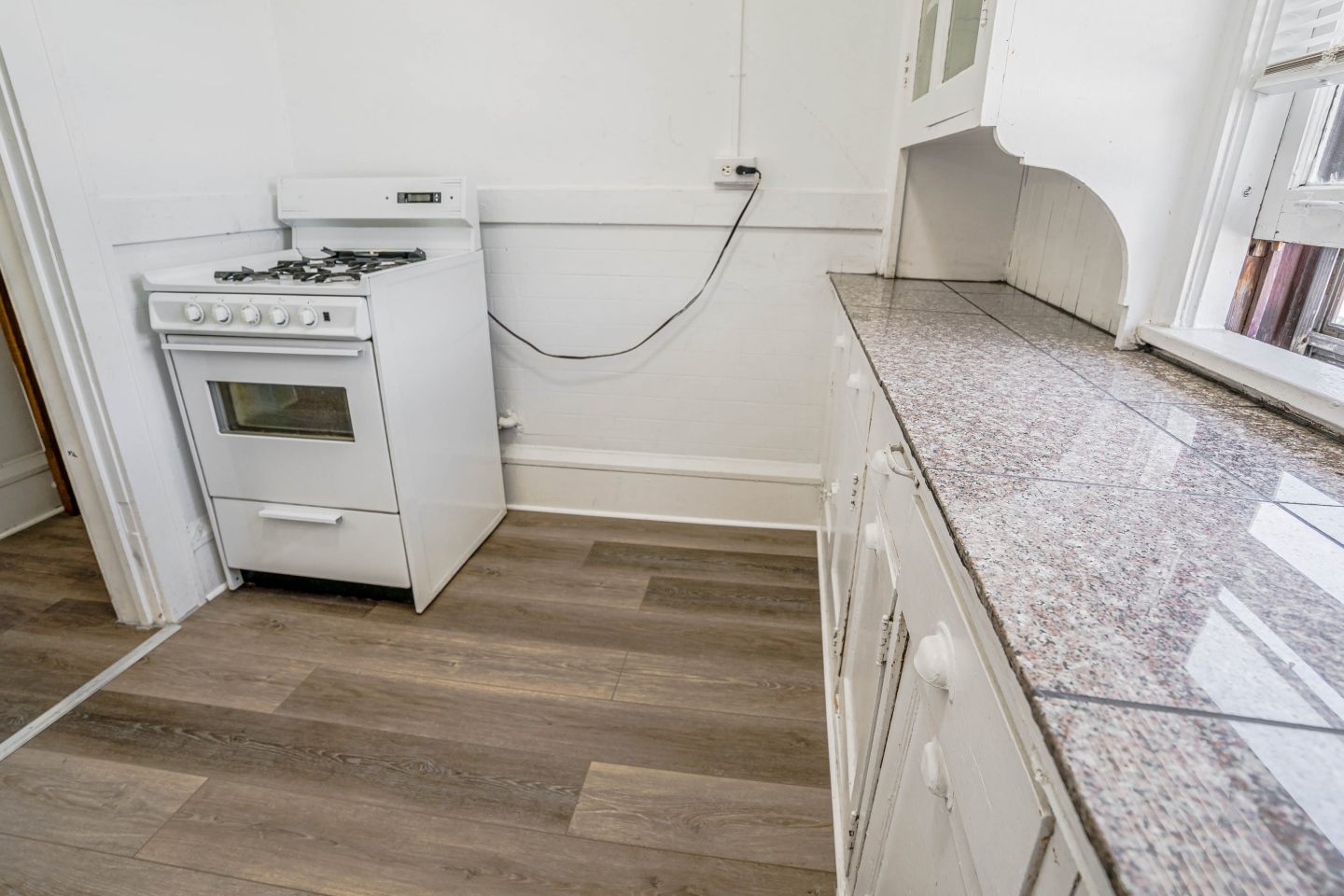 990 Grand Avenue Image 18
