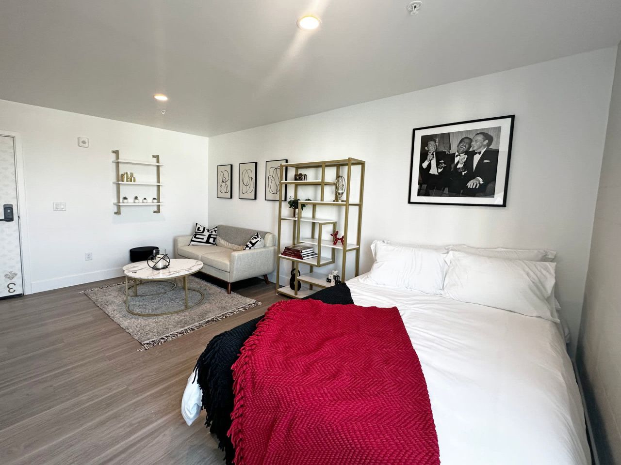 DLUX Lofts Image 10