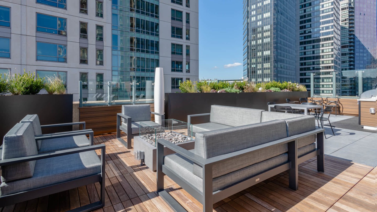660 Washington Image 54