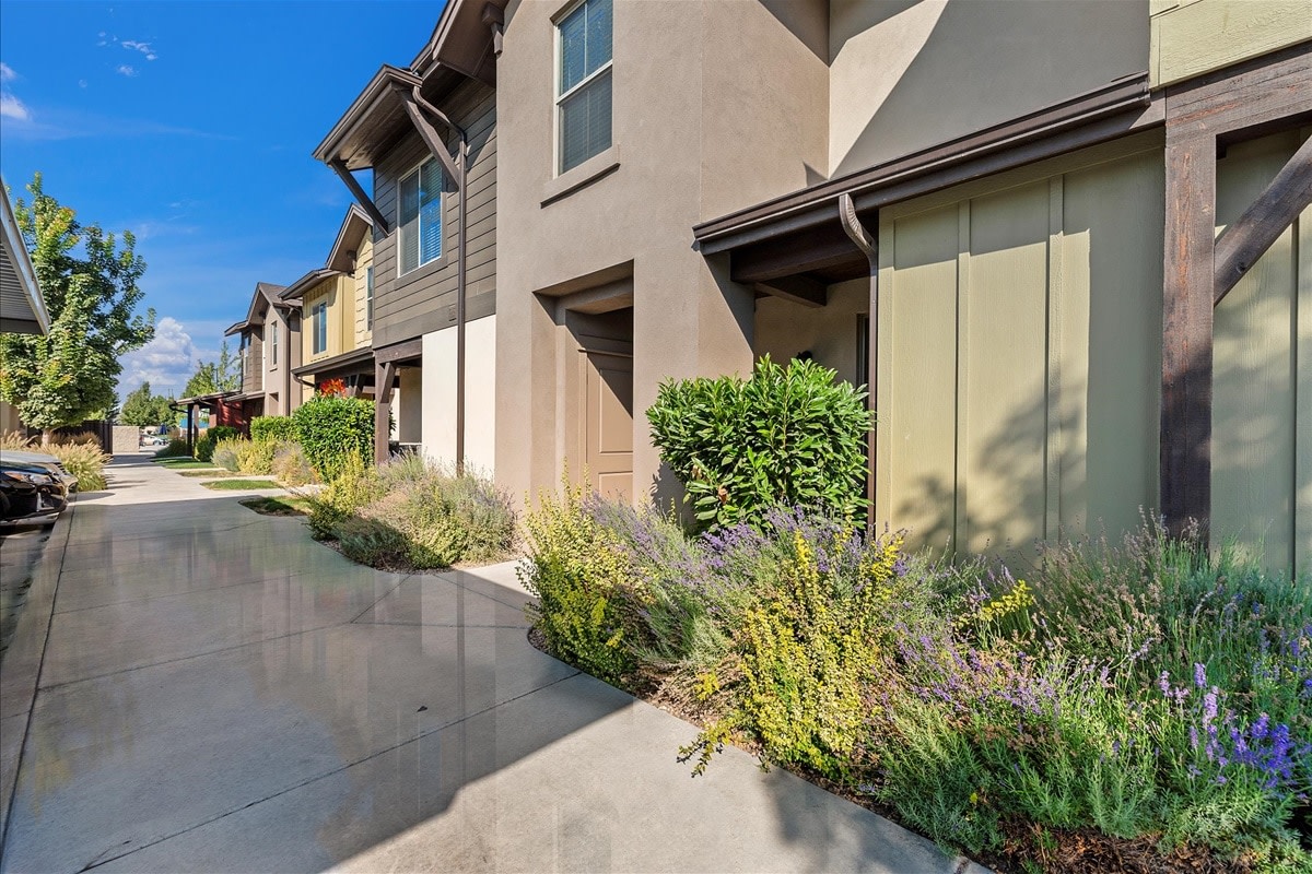 Linder Springs Townhomes Image 1
