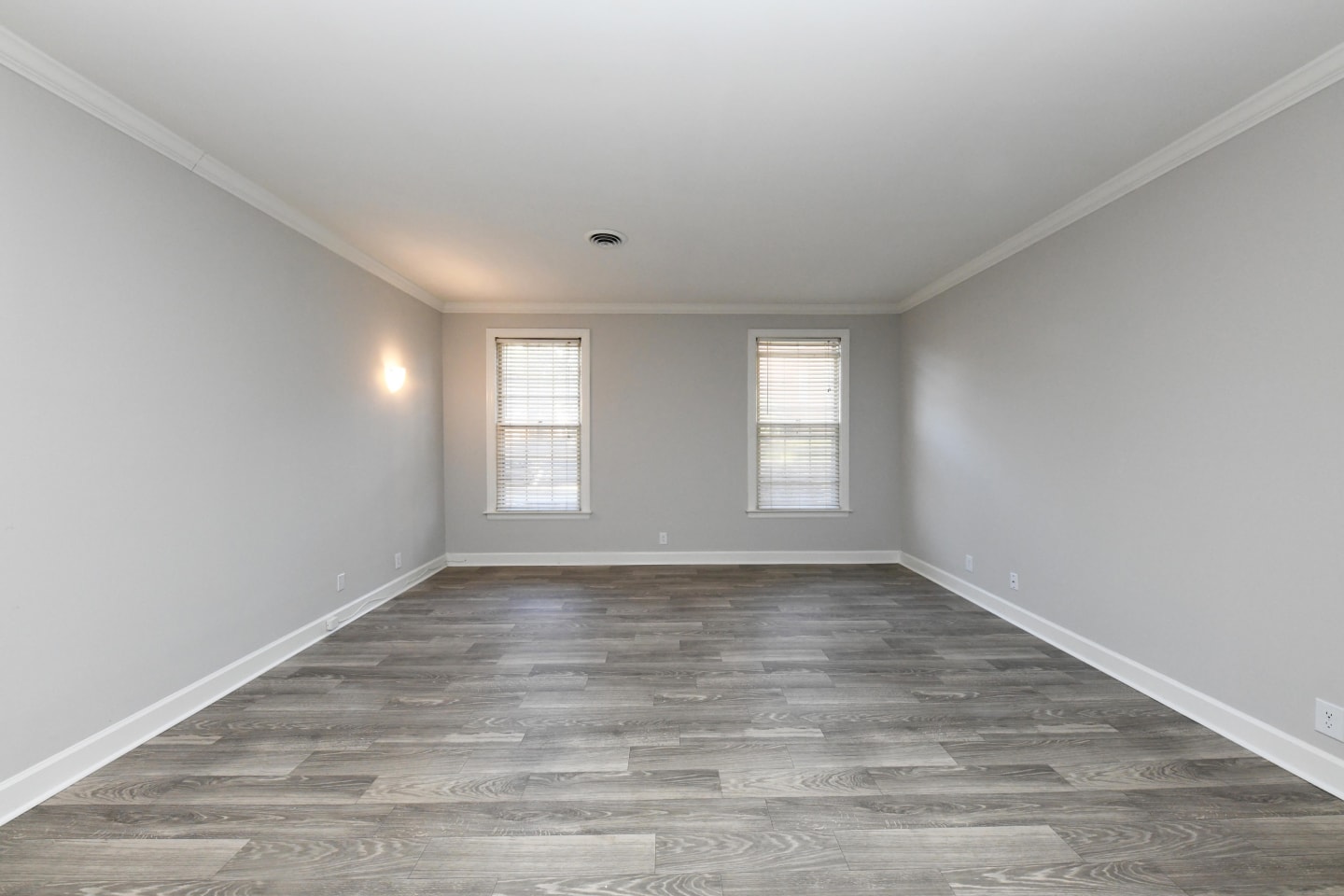Chowning Square Image 15
