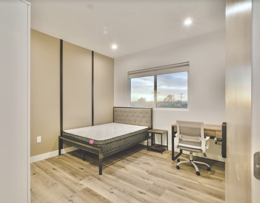 1455 W 36th Street - Co-Living Image 24