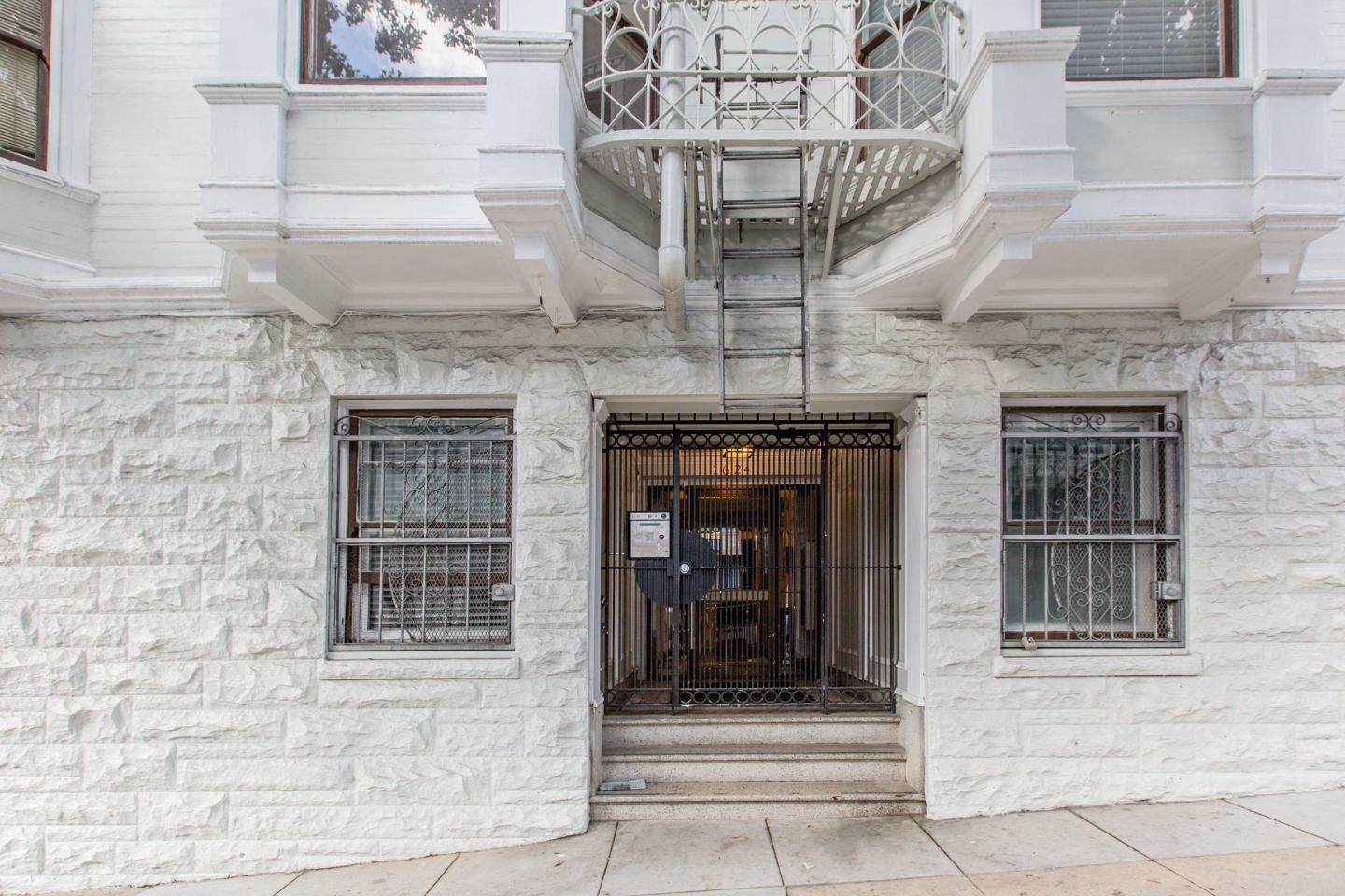 1624 Sacramento Street Image 16