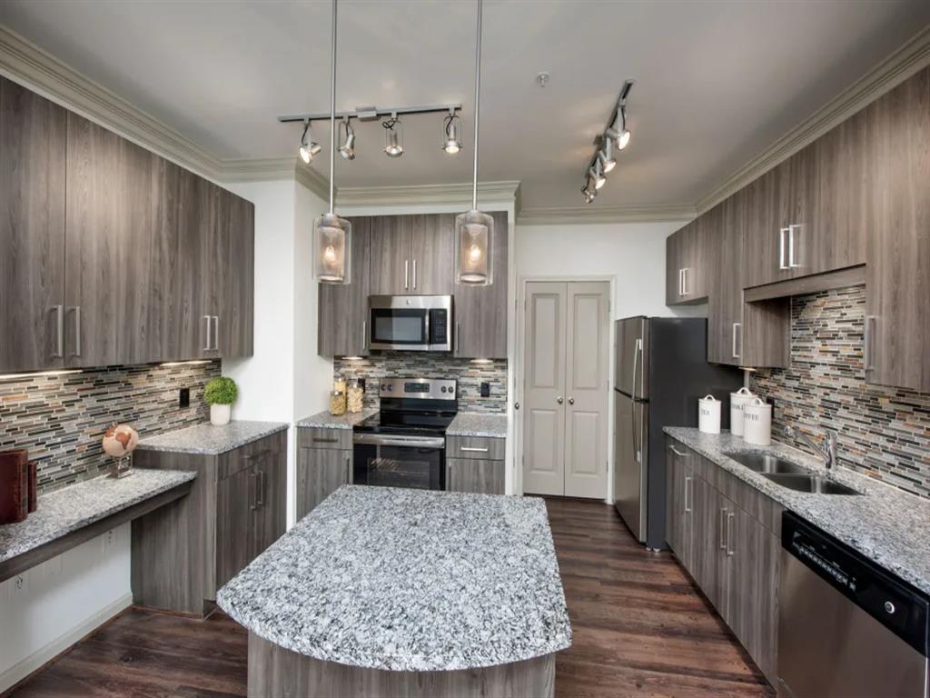 2370 Main at Sugarloaf Image 8