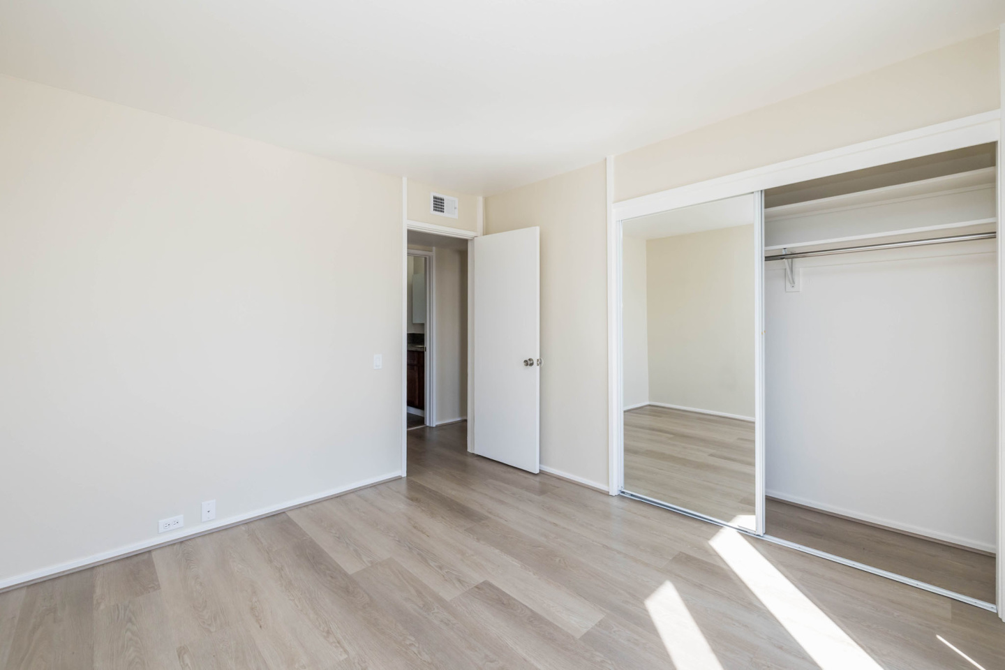115 Moss Avenue Image 20