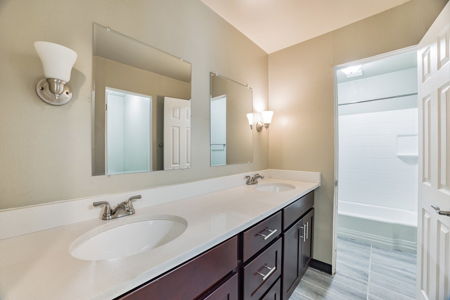 Broadridge Flats and Townhomes Image 11