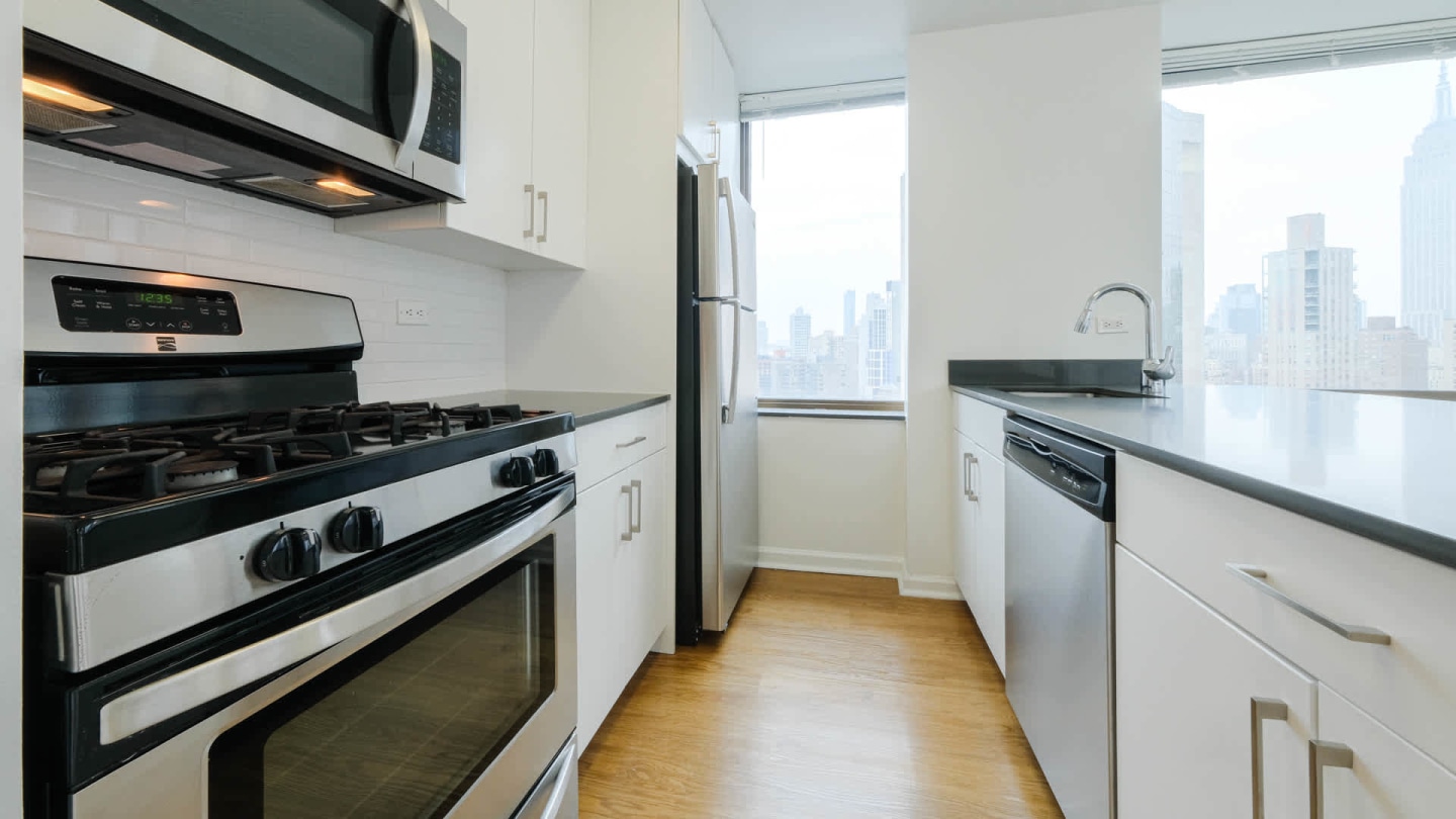 300 East 39th Image 19