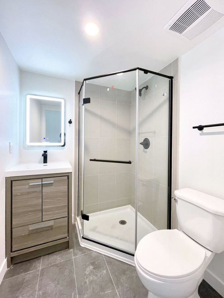 1439 W 37th Drive - Co-Living Image 11