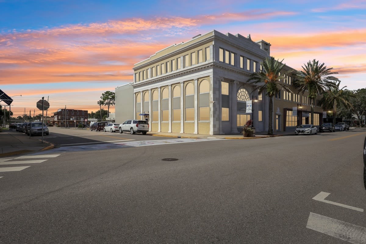 Haven on Canal Image 33