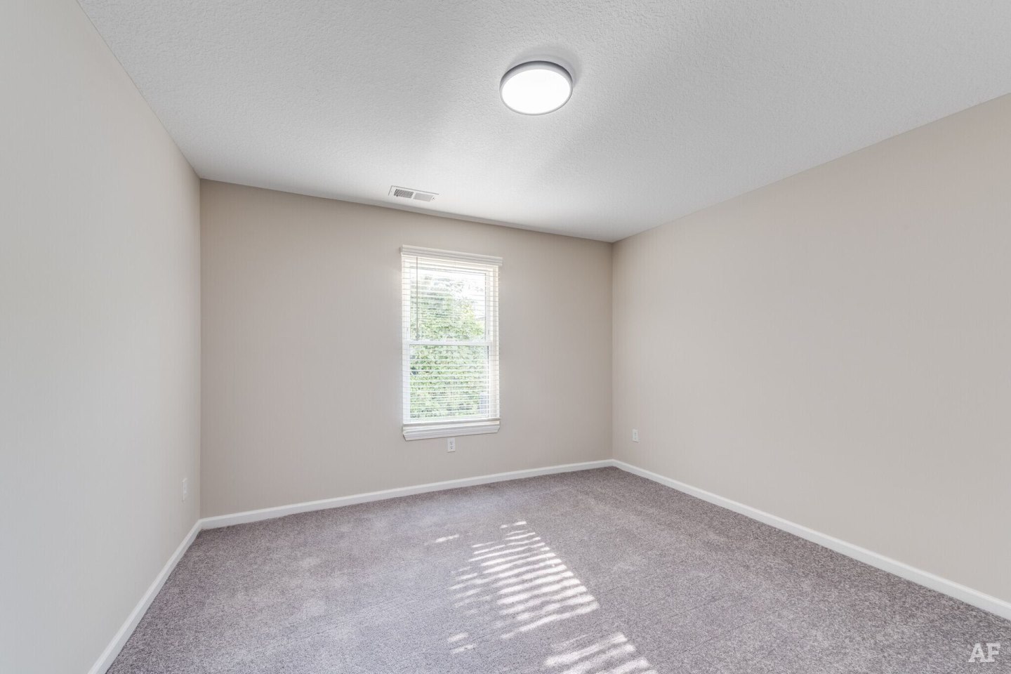Emerald Square Image 11