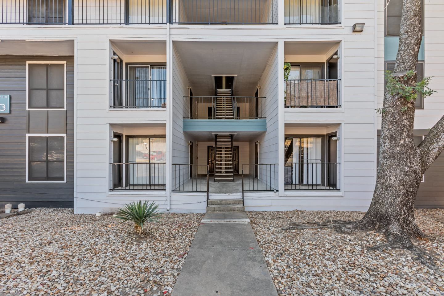 Trio Image 17