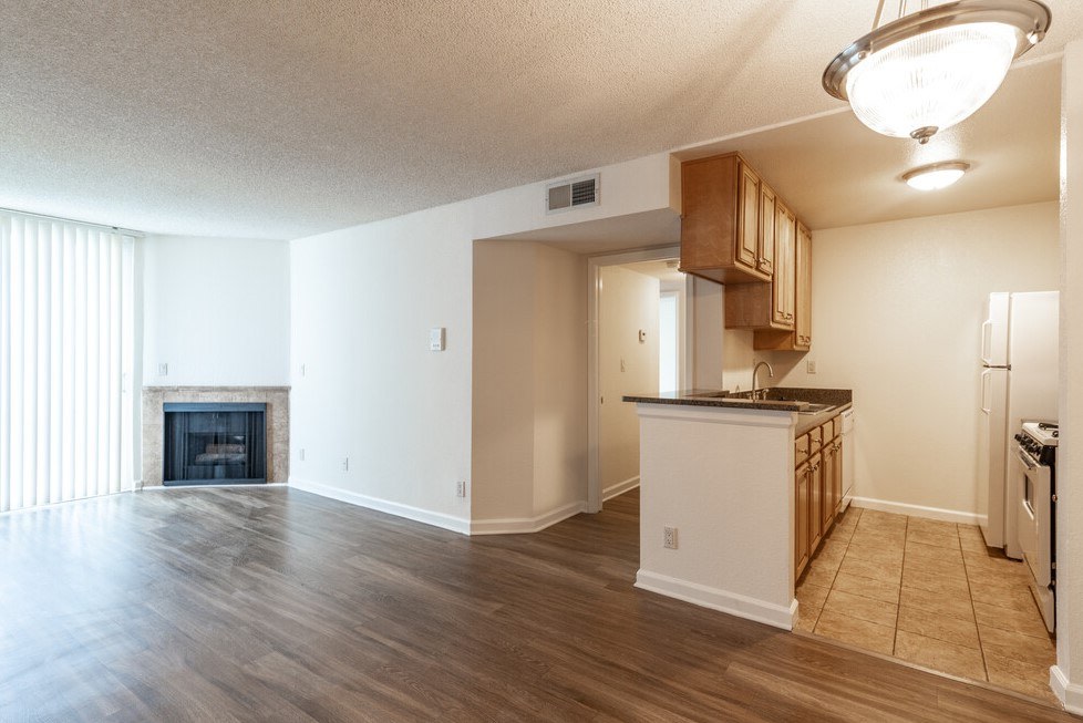 Clarington Apartments Image 23
