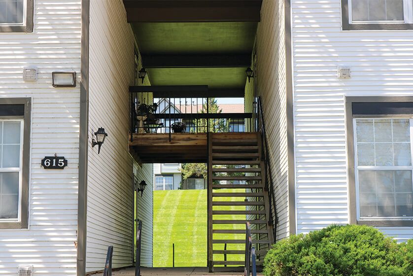 Coach House Apartments Image 18