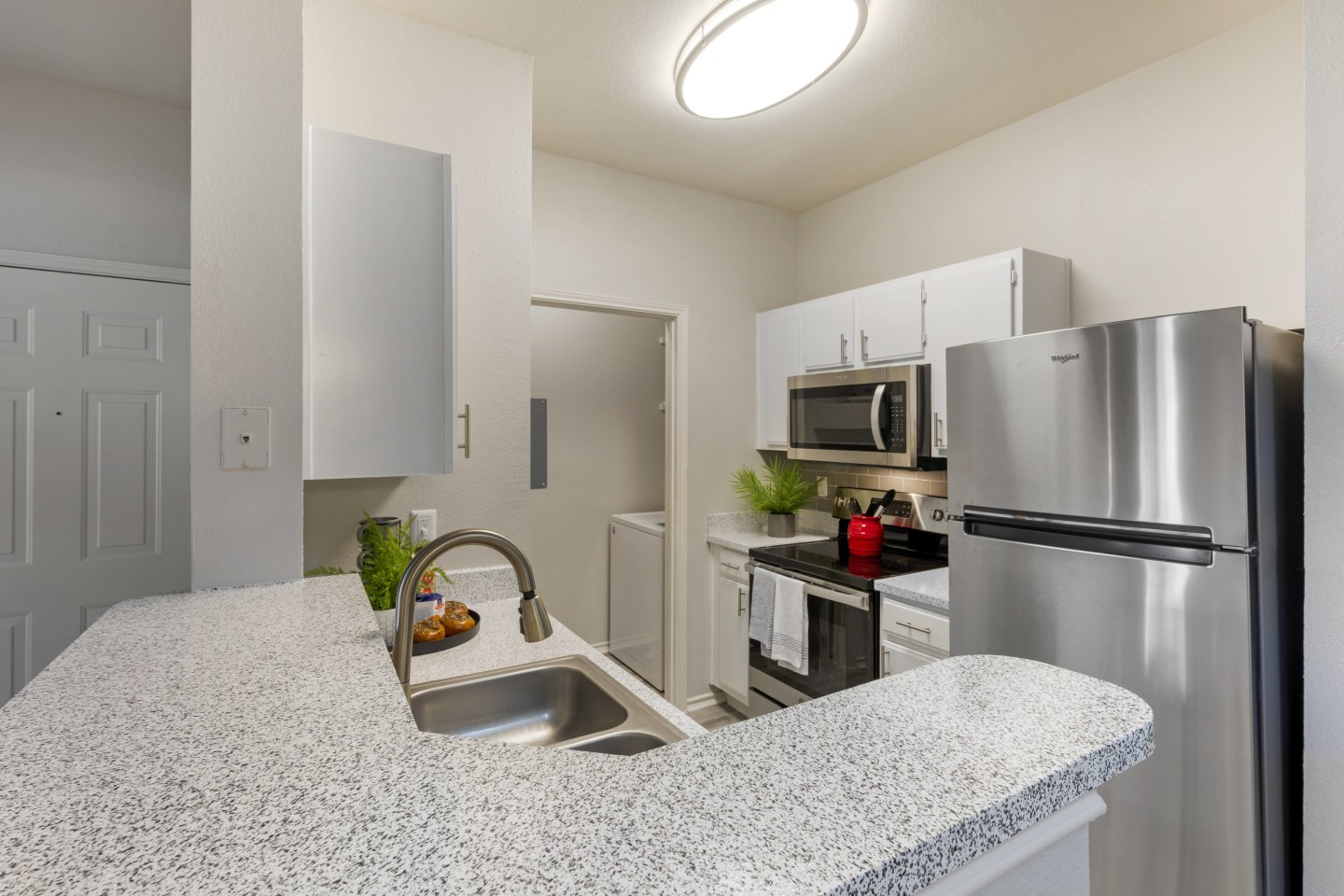 Keystone Falls Apartment Homes Image 10
