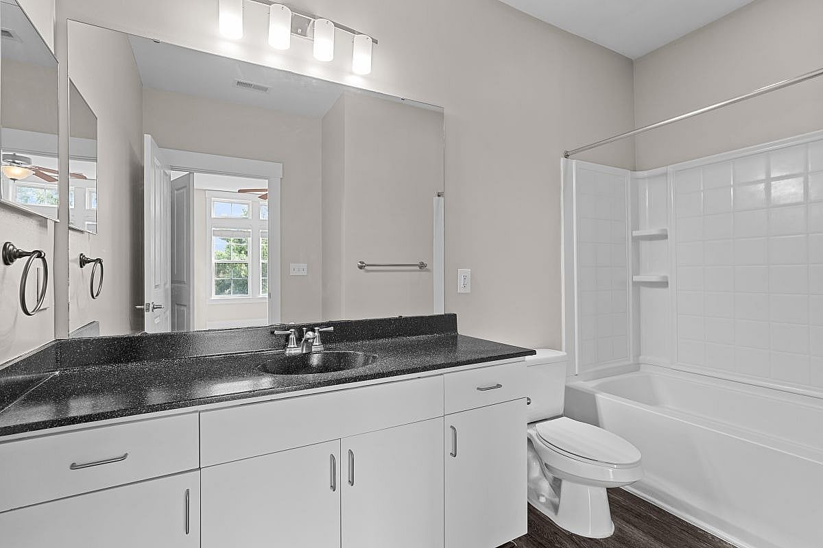 ALPHA MILL APARTMENTS HOMES Image 32