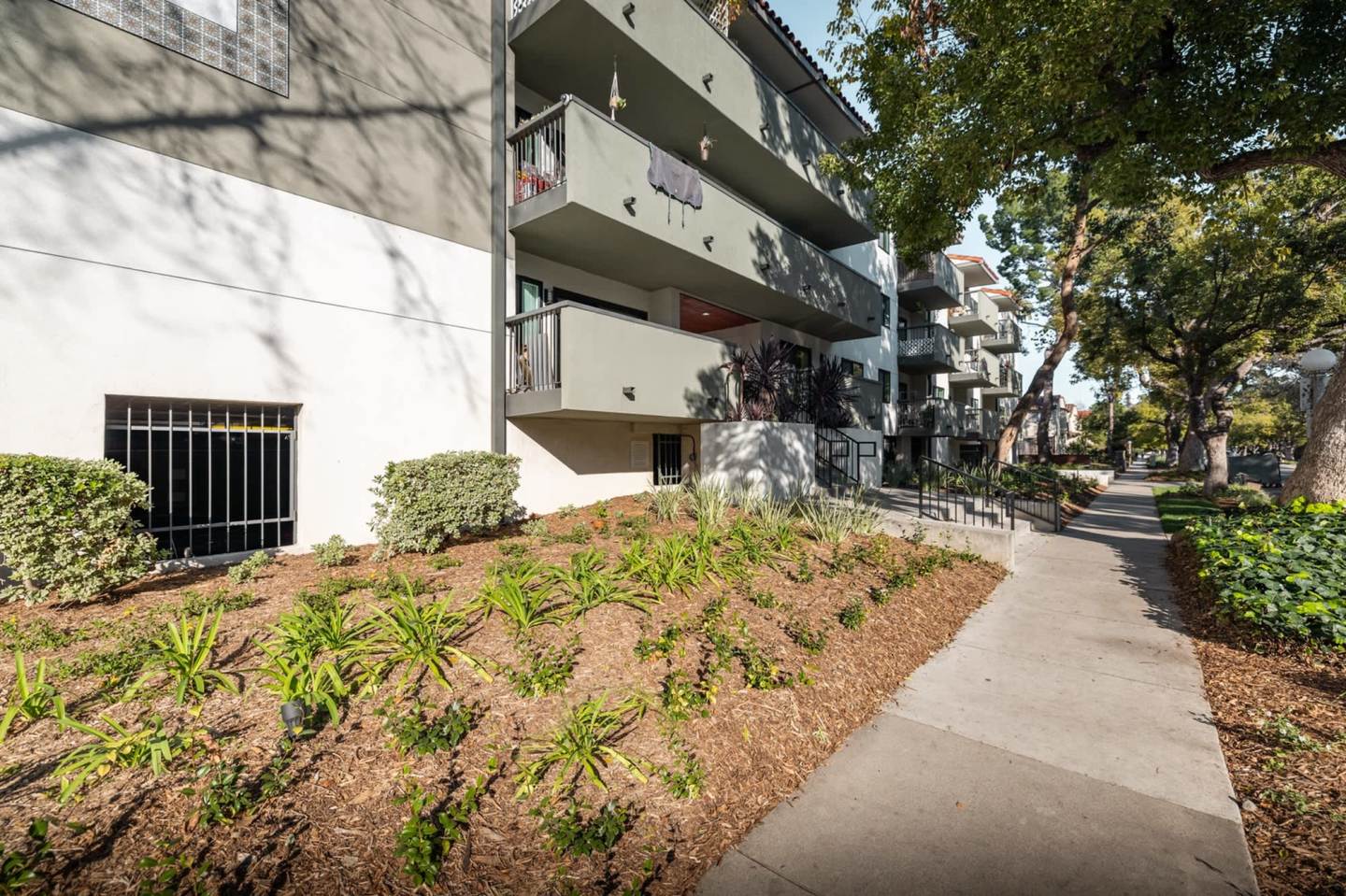San Pasqual Apartments Image 3