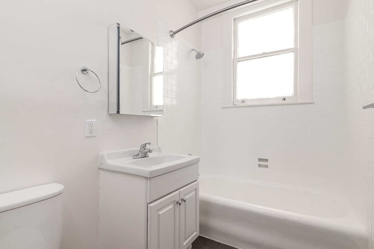 2355 Leavenworth Image 15