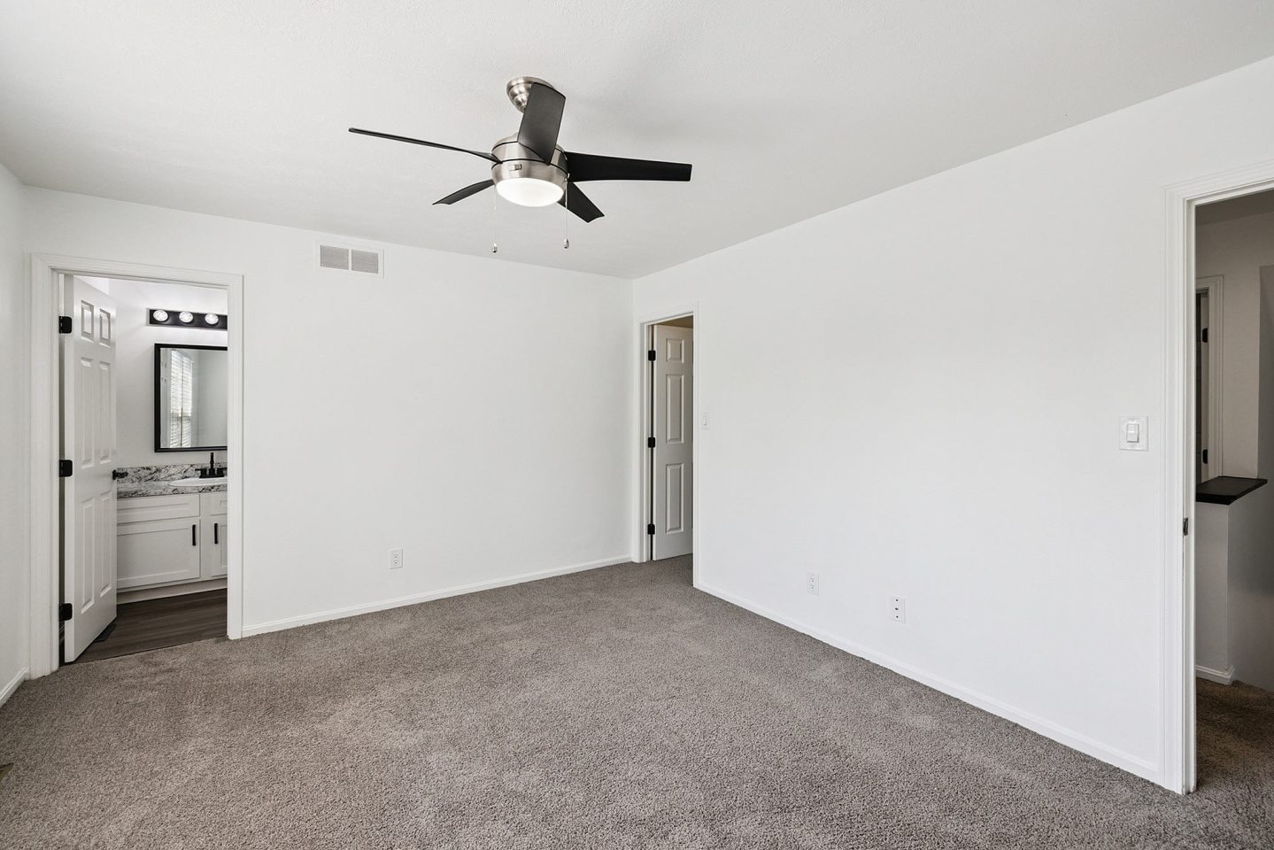 The Residence at Turnberry Apartment Homes Image 11