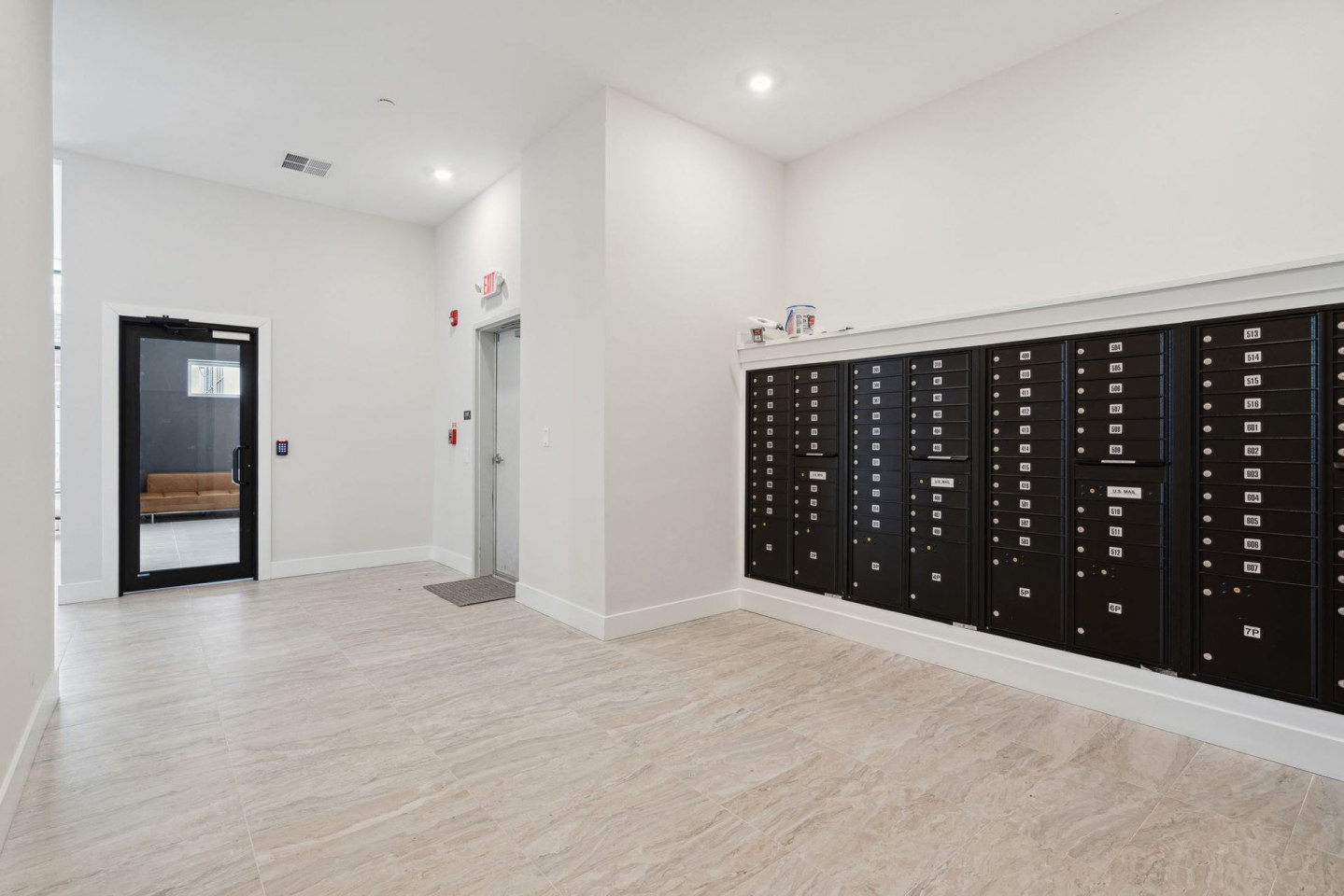 720 Thompson Street Image 16
