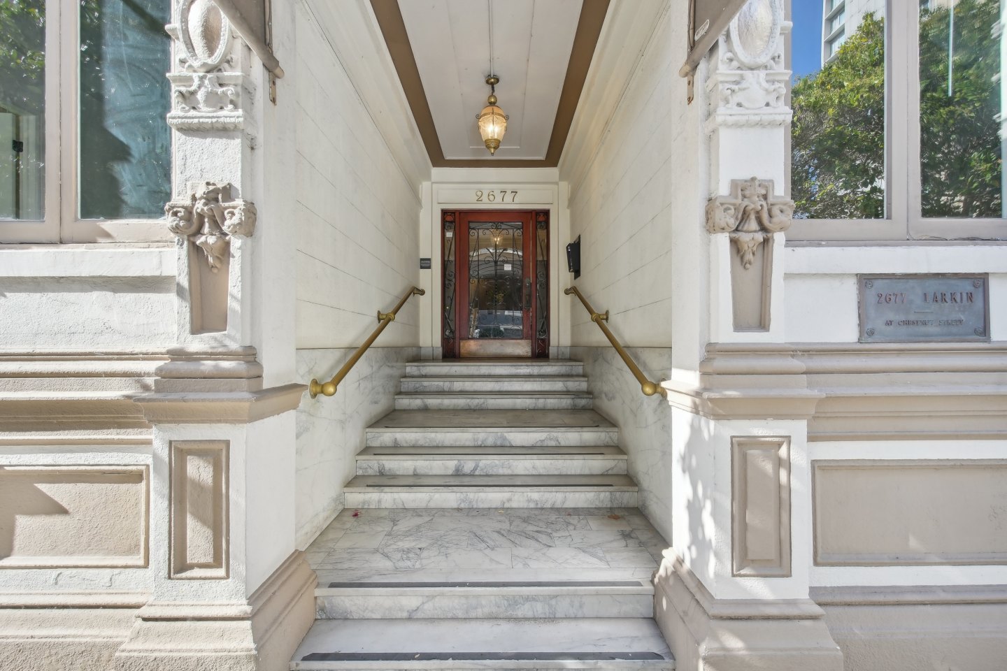 2677 Larkin - Furnished Image 9