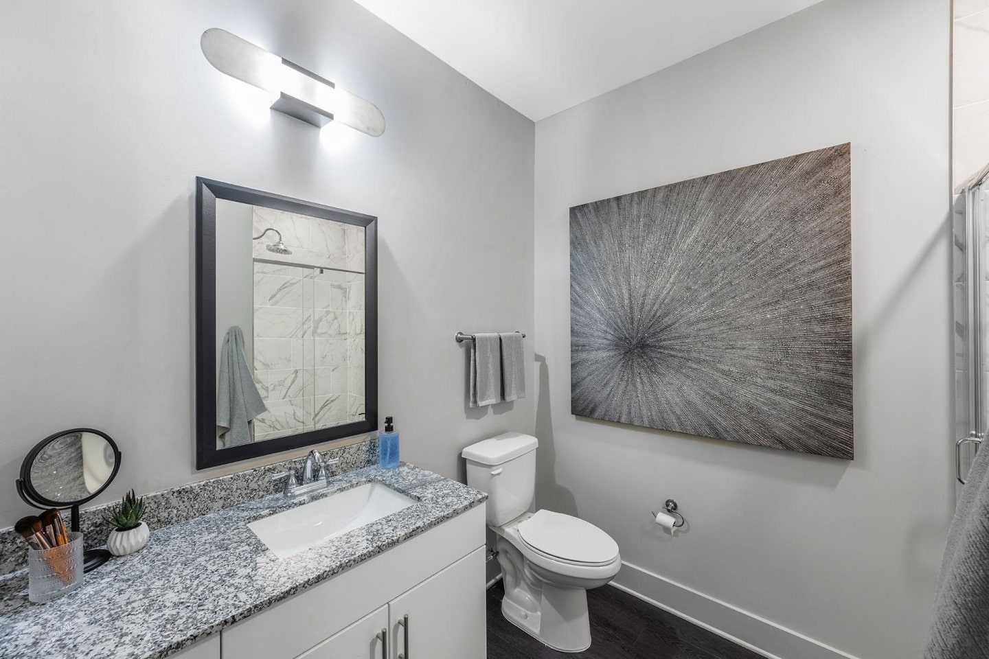 Capital Collective Luxury Apartments Image 12