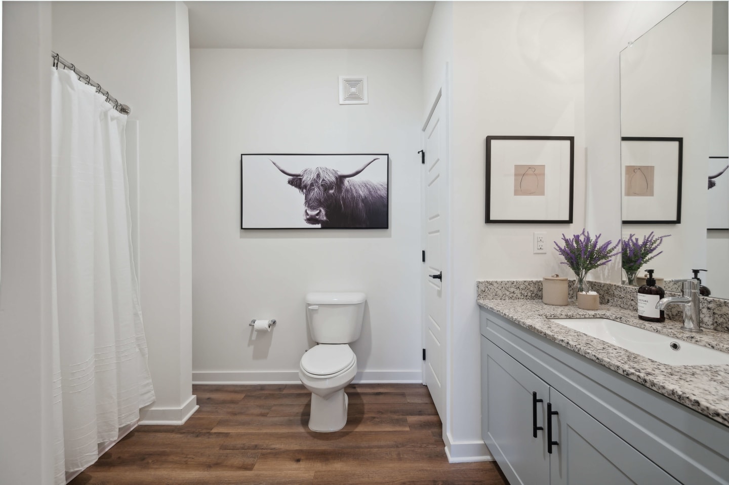 Farmhouse Luxury Apartments Image 39