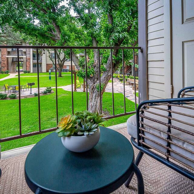 Park West Apartments Image 11