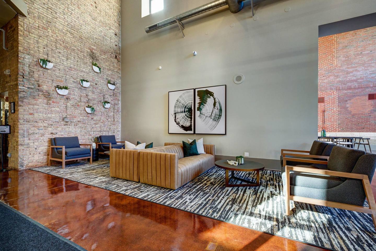 Ovaltine Court Image 4